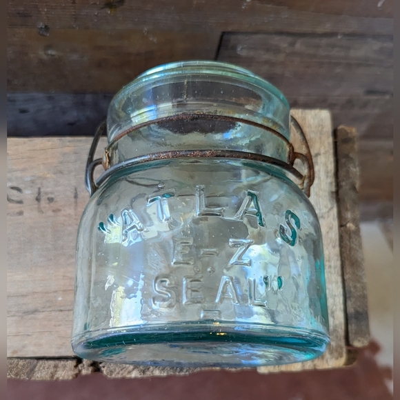 Atlas EZ Seal Small Antique Aqua Mason Jar W Wire Bale - Picture 10 of 12